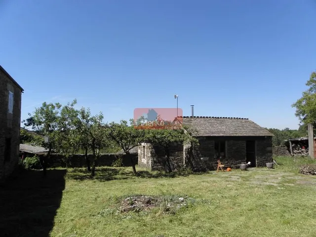 SE VENDE CASA DE PIEDRA SEMI-REFORMADA  CON FINCA CERRADA CERCA DE BÓVEDA — 31