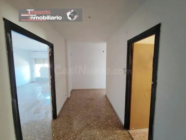 Amplio Piso en el Centro de El Ejido - Oportunidad para Refo - foto 5