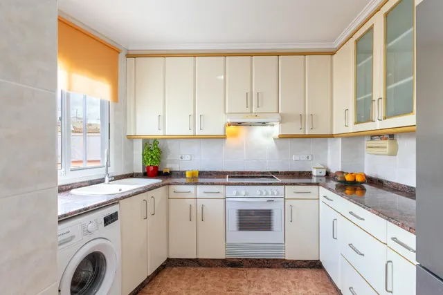 "Vivienda reformada con vistas privilegiadas". — 24