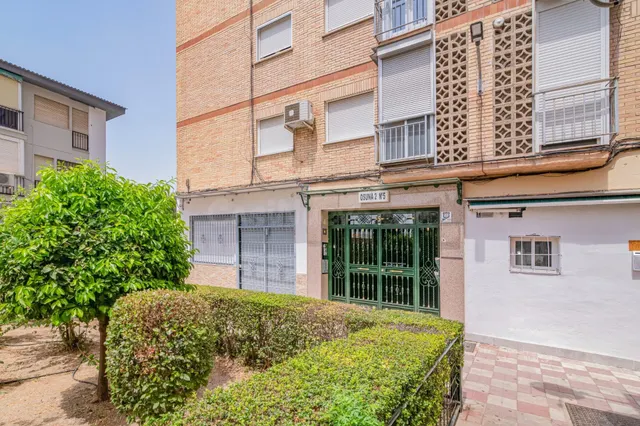Vivienda reformada para docentes, sanitarios y funcionarios. — 34