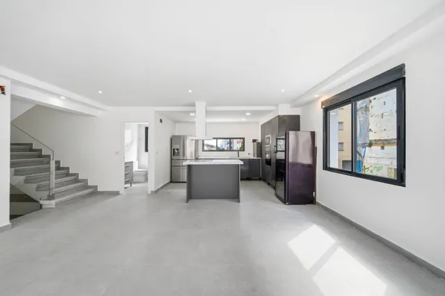 Chalet independiente en venta en Calle de la Roca Negra — 6