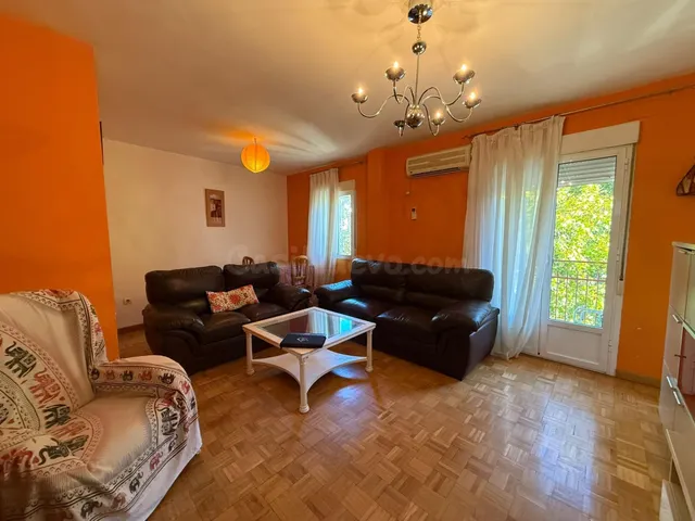 EXCELENTE PISO EN VENTA EN EL CENTRO DE CÁCERES - foto 2