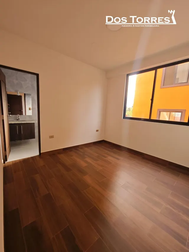 $us.- 129.500 Amplia casa nueva a estrenar, con 4 dormitorios, próximo a 4 esquinas. — 27