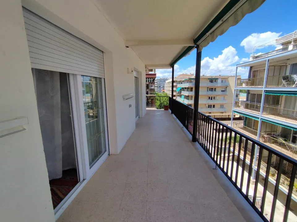 PISO EN SALOU 2 LINEA DE MAR