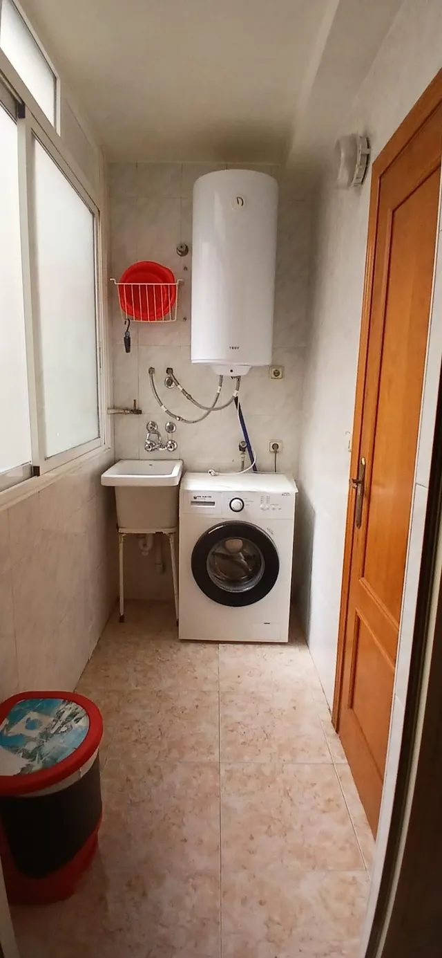 Amplia y luminosa vivienda, para familia o estudiantes — 6