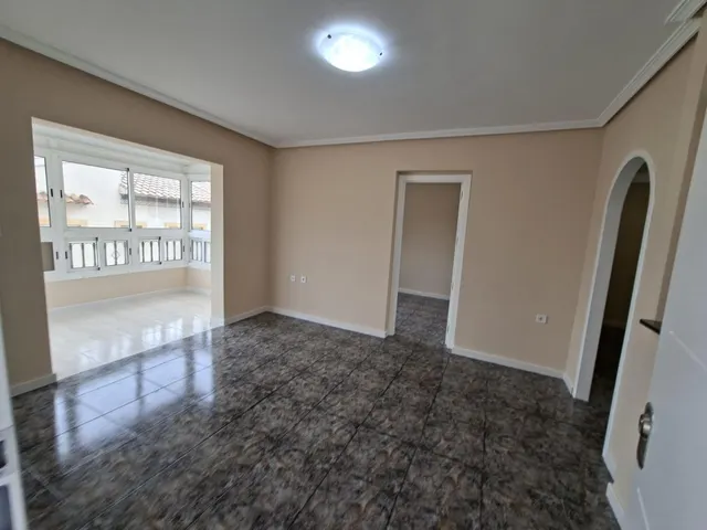 Exclusivo Apartamento en Planta Alta con Jardín Privado y Terraza: Tu Refugio en Punta Prima, Orihuela Costa — 11