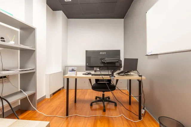 Edificio de 3 plantas destinado a oficinas junto a Centro Comercial Serrallo — 17