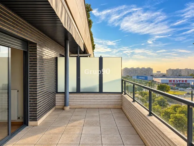 Exclusivo ático tríplex con gran terraza de 79 m2, 4 balcones y zona comunitaria con 2 piscinas y pista de pádel en cappont — 18