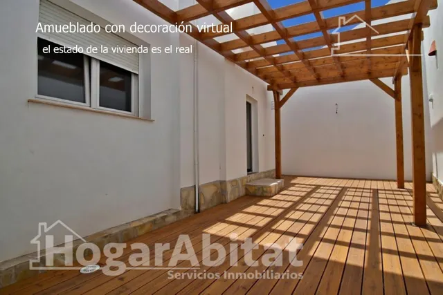 Casa reformada con terraza y garaje en el centro — 22