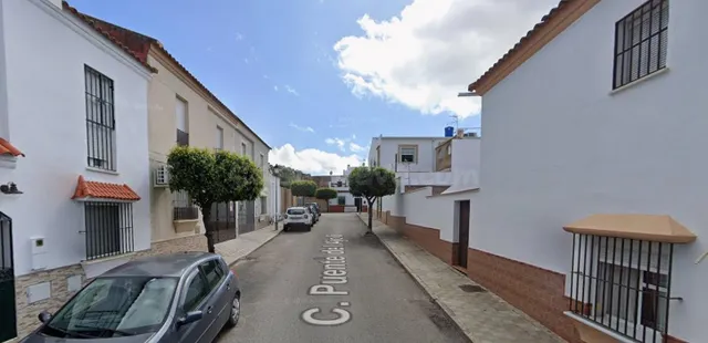 CASA EN OLIVARES