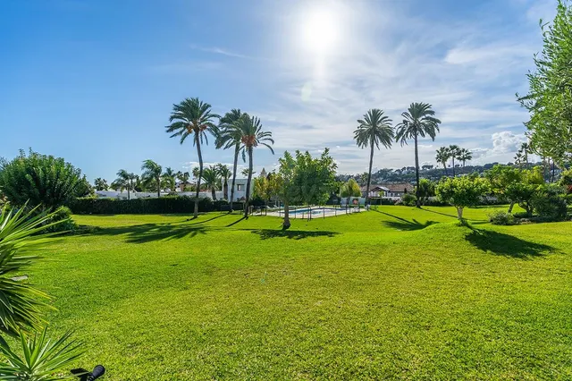 Casa adosada de 4 dormitorios en La Rinconada Valle del Golf - foto 3
