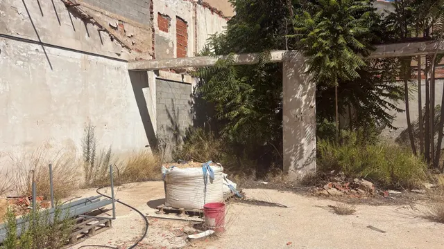 NAVE INDUSTRIAL CON MUCHAS POSIBILIDADES — 33