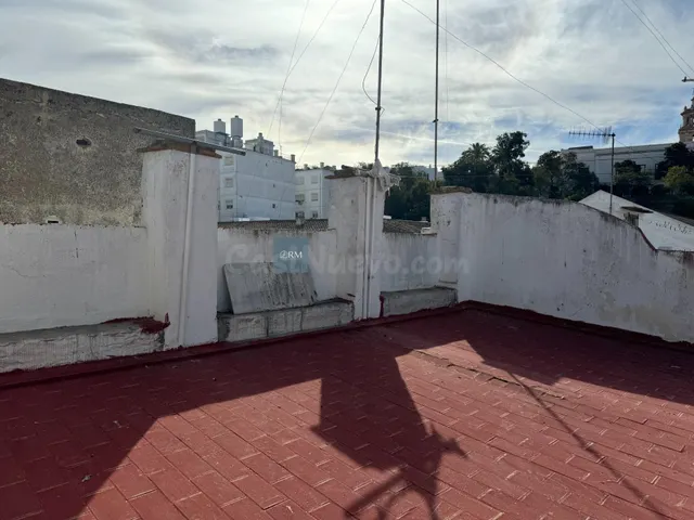 Vivir en el centro de Sanlúcar es un privilegio, y esta casa - foto 3