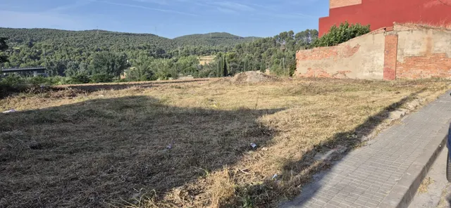 SOLAR URBANO EDIFICABLE EN EXCELENTE UBICACIÓN EN VILANOVA D - foto 2