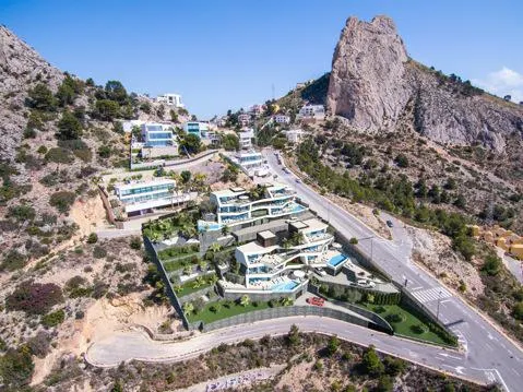 Nuevo proyecto de 4 villas de lujo de estilo moderno con vistas al mar y piscina privada. — 11