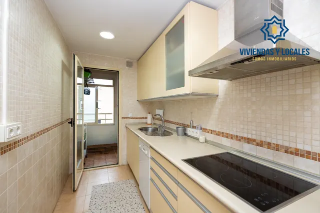 Piso de dos dormitorios en Sanders, en urbanización privada con piscina, pistas de padel, plaza de garaje y trastero — 9