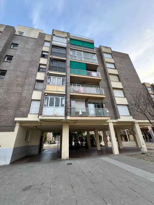 OPORTUNIDAD DE INVERSIÓN – CESIÓN DE REMATE Piso en Viladeca - foto 2