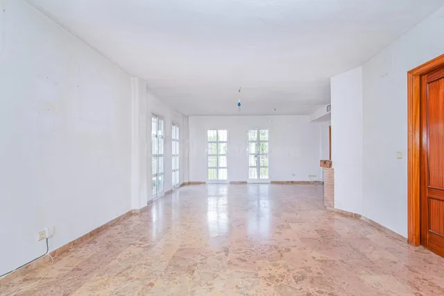 Chalet independiente en esquina en una zona muy buena de Huétor Vega — 5