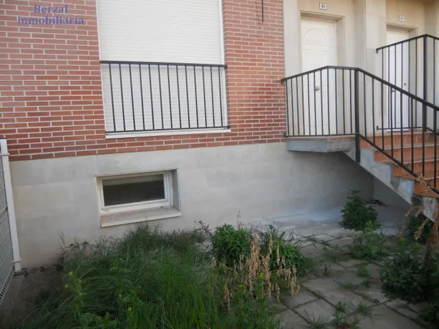 Chalet en venta en Navarrete. Muy amplio. A estrenar. — 29