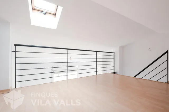Piso dúplex en pleno centro de Caldes. Ascensor, terraza, 2 balcones y parking incluido. — 6
