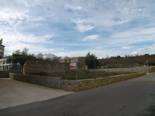 PARCELA URBANA CON CASA DE PIEDRA PARA REHABILITAR — 6