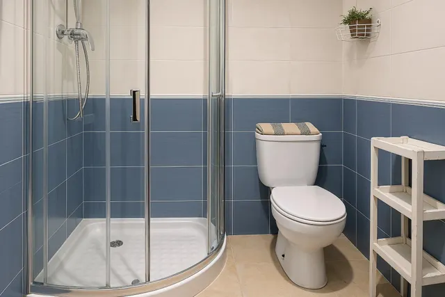 APARTAMENTO SEMINUEVO EN PRIMERA LÍNEA CON TERRAZA, PISCINA Y LICENCIA TURÍSTICA !! — 30