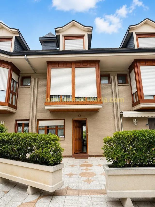 Se vende chalet adosado en Laredo, Cantabria - foto 3