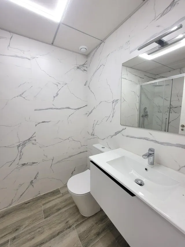 Moderno apartamento muy espacioso, en esquina, 3 dormitorios, 3 baños, parking, piscina, a 5 minutos a pie de la Playa del Cura — 36