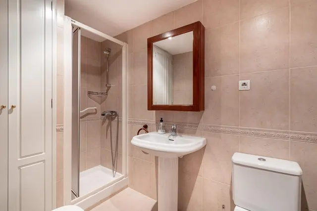 MAGNIFICA VIVIENDA EN LAS FLORES - CAMINO DE RONDA — 15