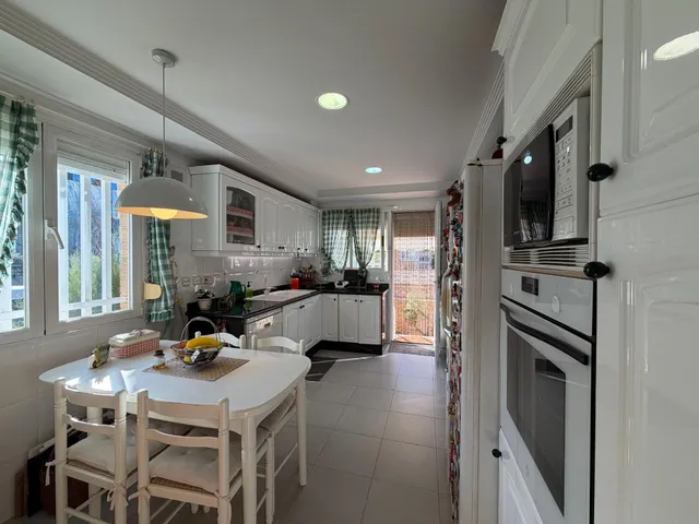 Chalet adosado esquinero con jardín privado, terrazas y garaje doble en La Patacona — 17