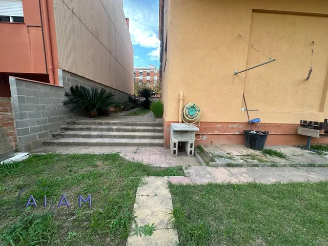 Edificio con local y 2 viviendas en Tordera — 11
