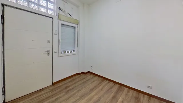 ¡Oportunidad Única! Local totalmente Reformado en Entrevías, Madrid ✨ — 2