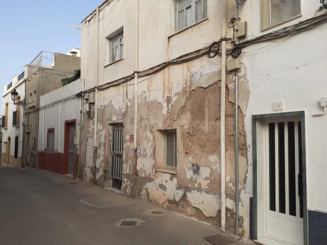 CASA DE TRES habitaciones EN OLULA DEL RÍO, ALMERÍA. PARA RE