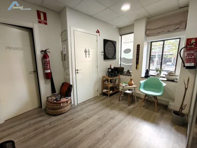 Local comercial 3 habitaciones 43m² en alquiler - Gran Via — 5