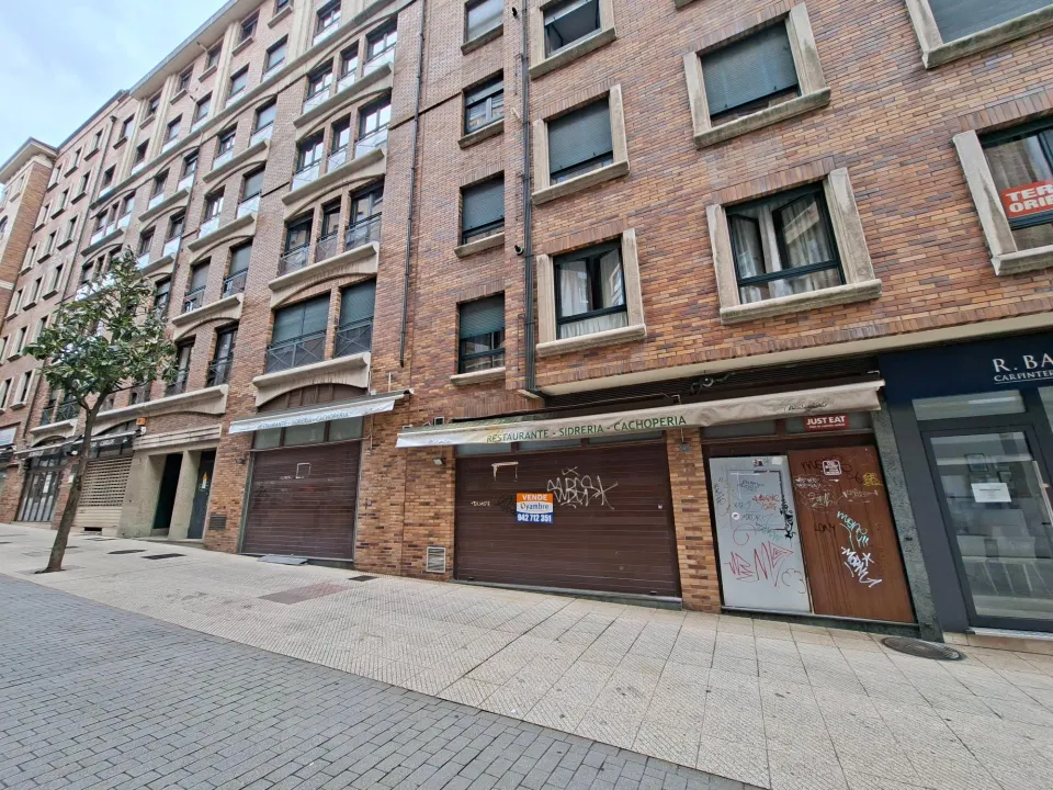 Se vende local comercial céntrico en Oviedo