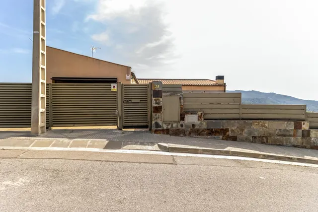 EDIFICIO CON VISTAS PANORAMICAS CON INQUILINOS — 22