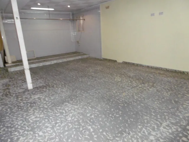 LOCAL COMERCIAL CON MUCHA FACHADA — 9
