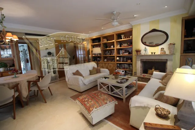 EXCLUSIVO CHALET ESQUINERO EN LA PATACONA - foto 3