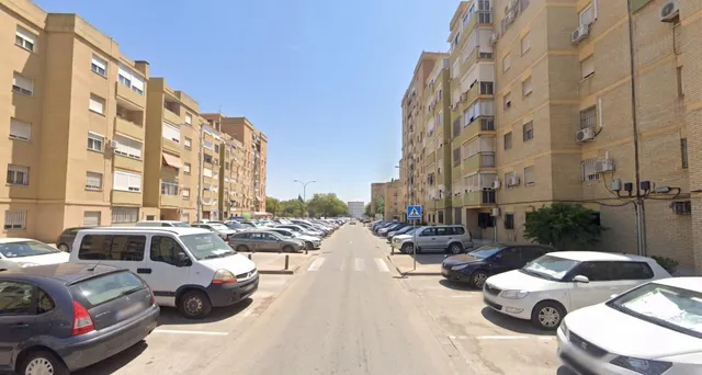 Inmueble Ocupado-Sin Posesión. Piso en venta en Pino Montano - foto 5