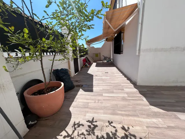 Casa adosada en esquina con piscina privada, jardín y vistas a la Bahía de Málaga — 20