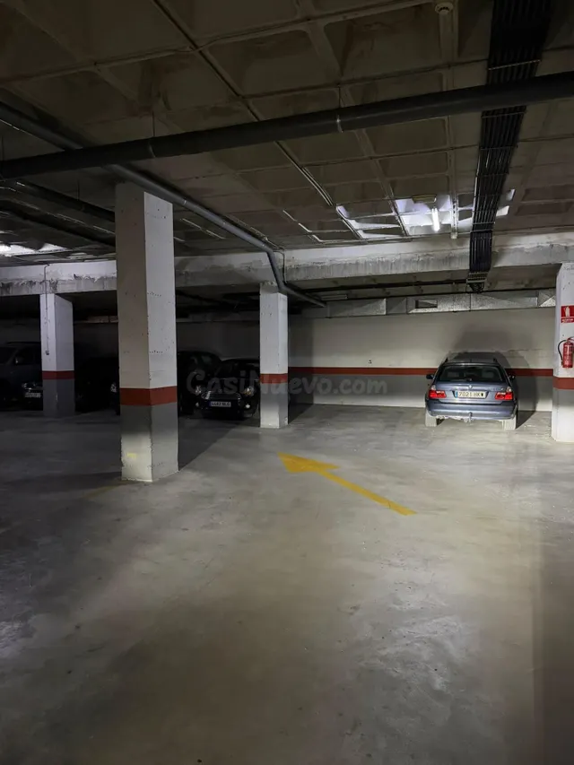 Plaza de Garaje a la Venta - Zona Universidad-Ciudad Deporti - foto 4