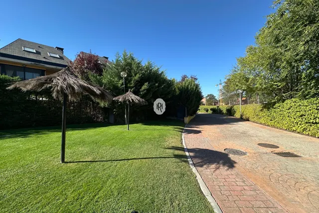 UNA CASA PARA VIVIR Y DISFRUTAR EN FAMILIA — 50
