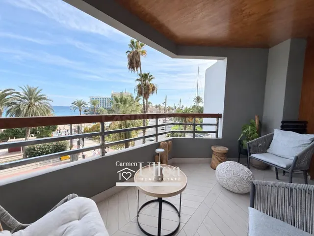 APARTAMENTO DE DISEÑO CON VISTAS AL MAR Y AL CASTILLO PLAYA  - foto 5
