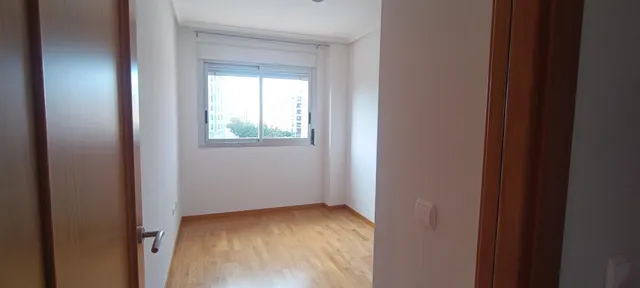 Oportunidad con TERRAZA en Juan Carlos I — 31