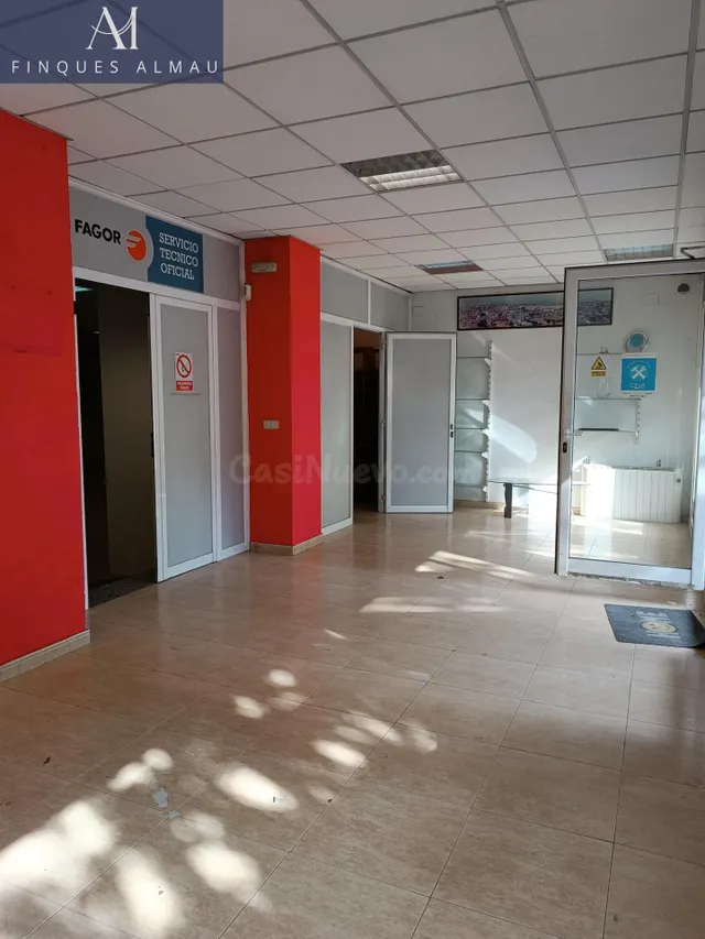 Local Comercial Amplio en Ubicación Estratégica - foto 2
