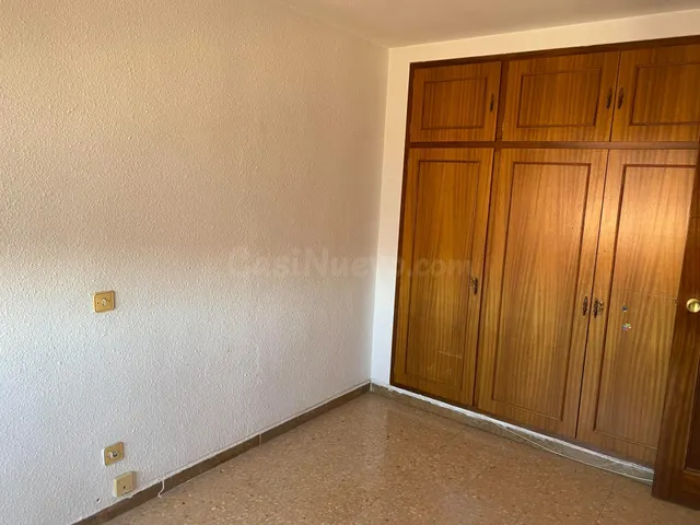 SE VENDE PISO CÉNTRICO EN CALAMOCHA - foto 4