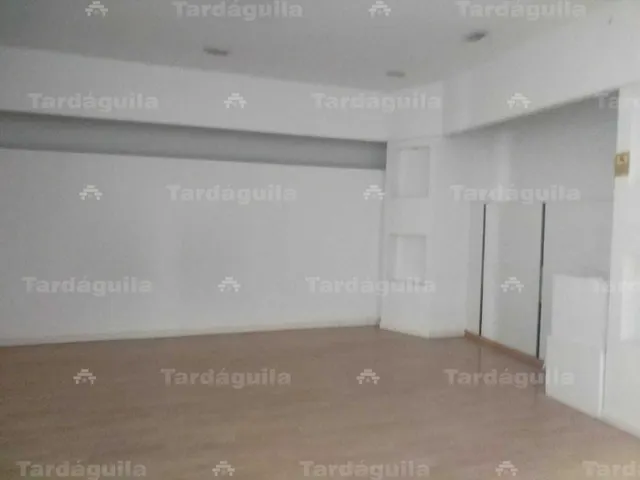 ESTUPENDO LOCAL COMERCIAL EN LA MEJOR ZONA DE LA AVENIDA COMUNEROS — 6