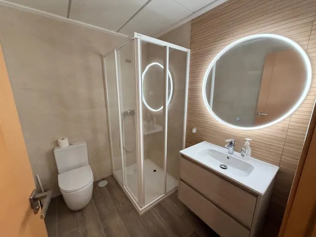 ¡Abre la puerta a tu nuevo hogar! Amplia terraza, garaje y totalmente amueblado — 30