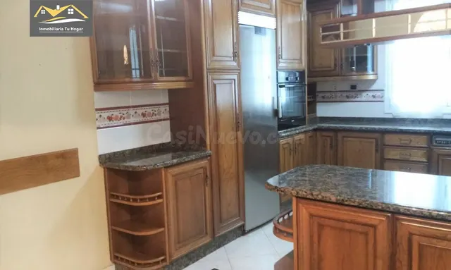 SE VENDE AMPLIO CHALET CON 3.000M DE PARCELA Y PISCINA A 10M - foto 5
