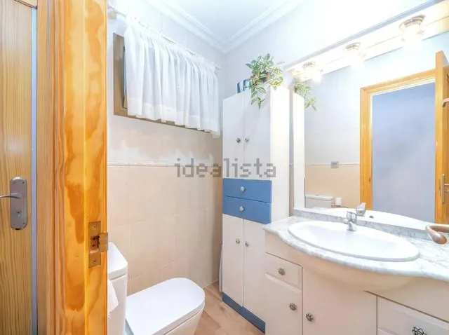 Duplex reformado junto al paseo marítimo y el parque Reina Sofía. — 14